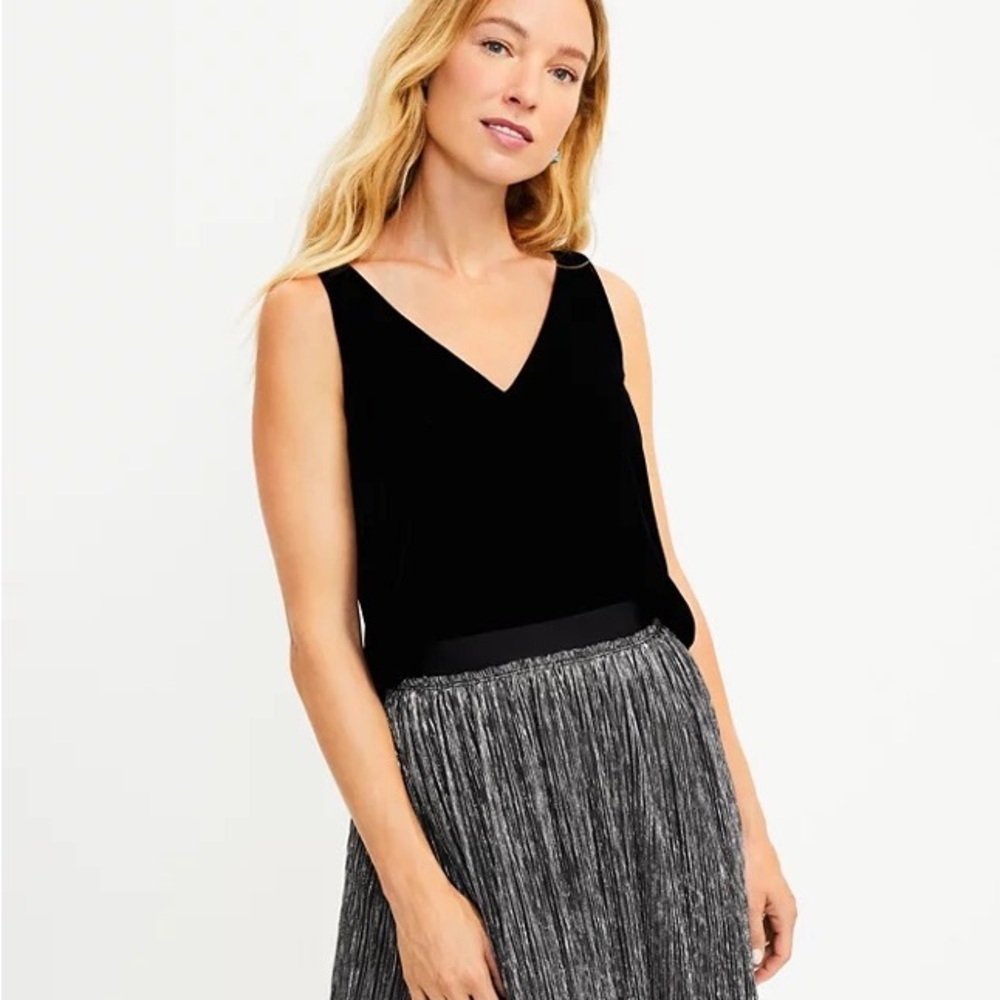 Loft petite velvet v neck shell top